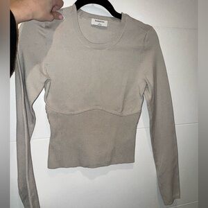 Aritzia cream long sleeve cropped top